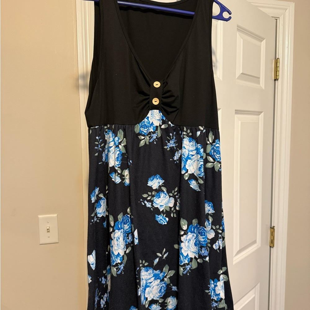 Floral Sleeveless Dress with Blue and Black Design